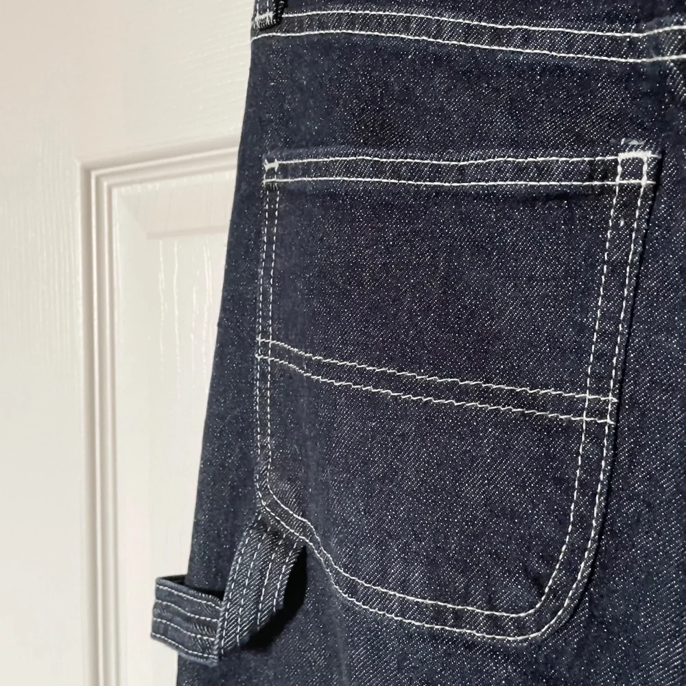 High-rise straight jeans - Picture 2 of 2
